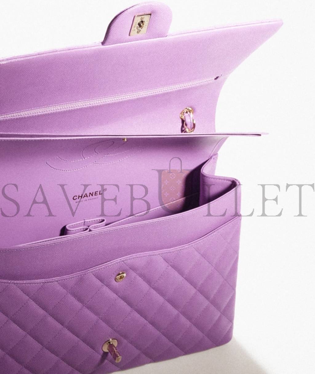 CHANEL MAXI CLASSIC HANDBAG GOLD HARDWARE A58601 Y33352 NH623 (25.5*15.5*6.cm) CHANEL MAXI CLASSIC HANDBAG GOLD HARDWARE A58601 Y33352 NH623 (25.5*15.5*6.cm)